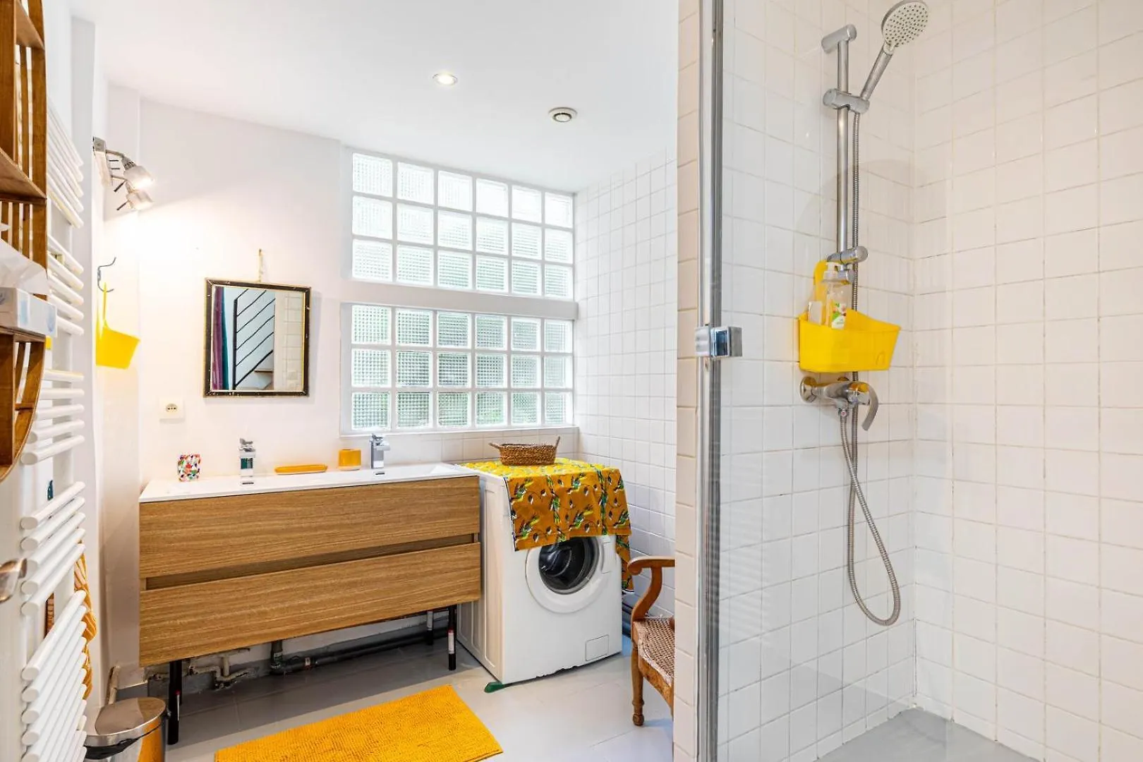 Guestready - Spacious Retreat Near Buttes-Chaumont Paris 0*,  Frankrike
